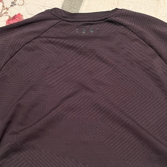 Under Armour Small Dry Fit SS - Picture 4 of 5